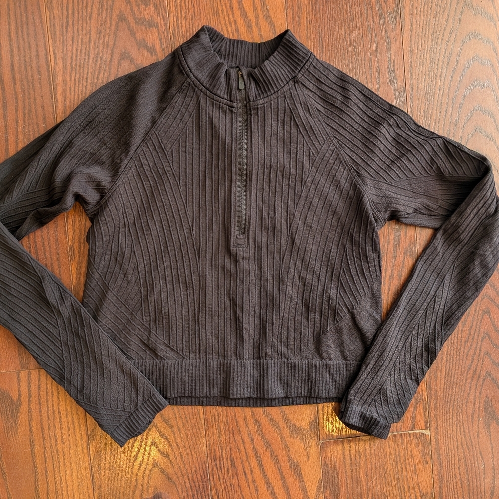 Lululemon Quarter Zip Crop Black Ribbed Women's Top Sz 4 Active Running Workout